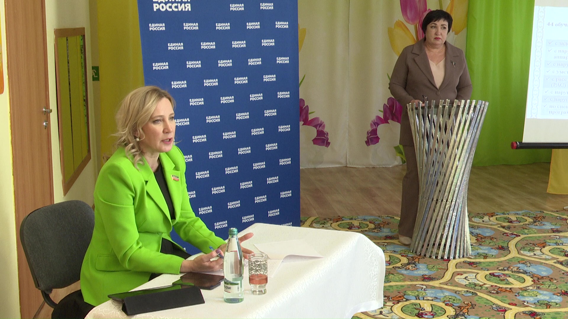 Депутат Госсовета РТ Людмила Рыбакова провела круглый стол по работе с детьми с ОВЗ
